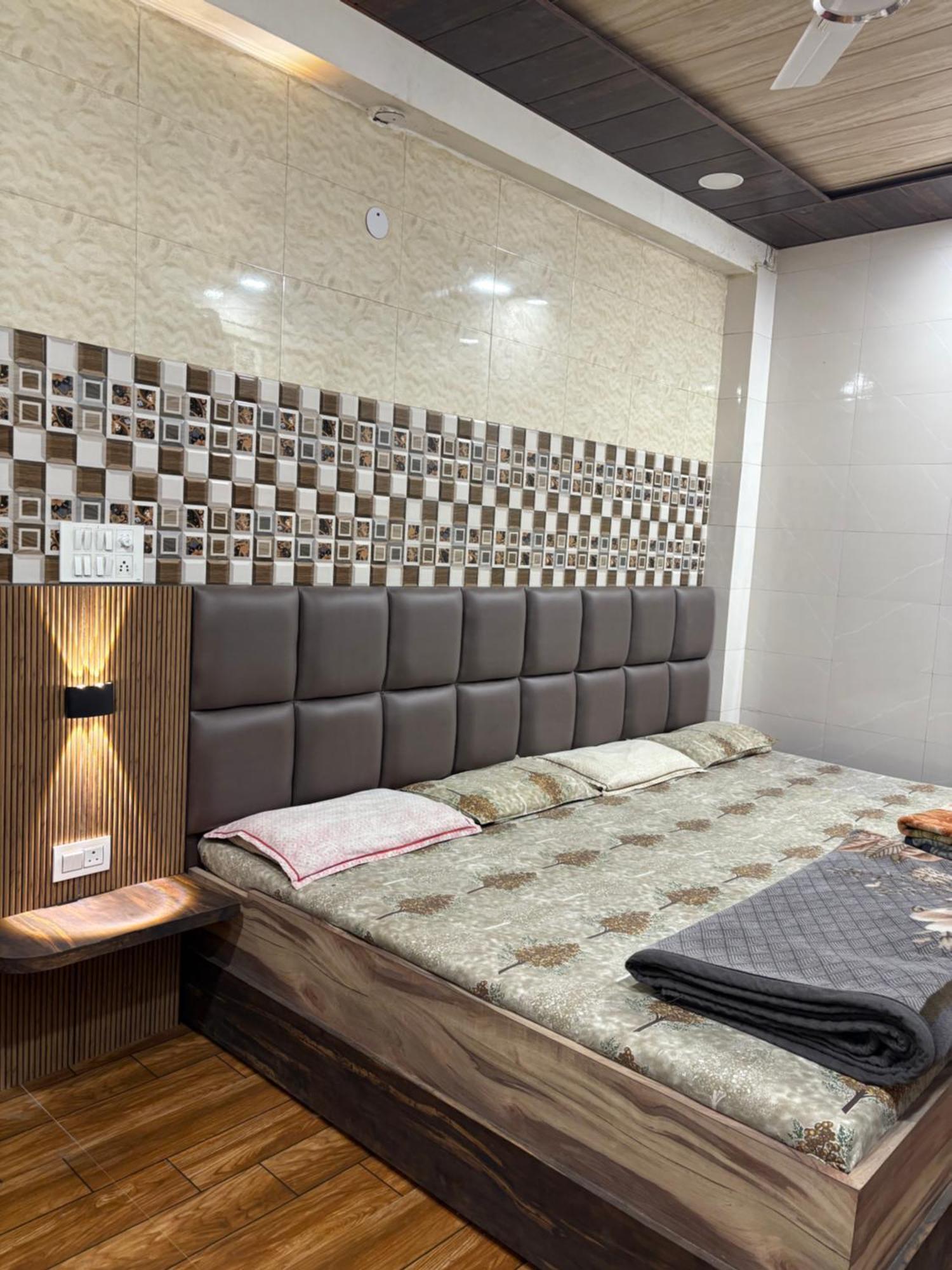 Dream Land Hotel Jammu Exterior photo